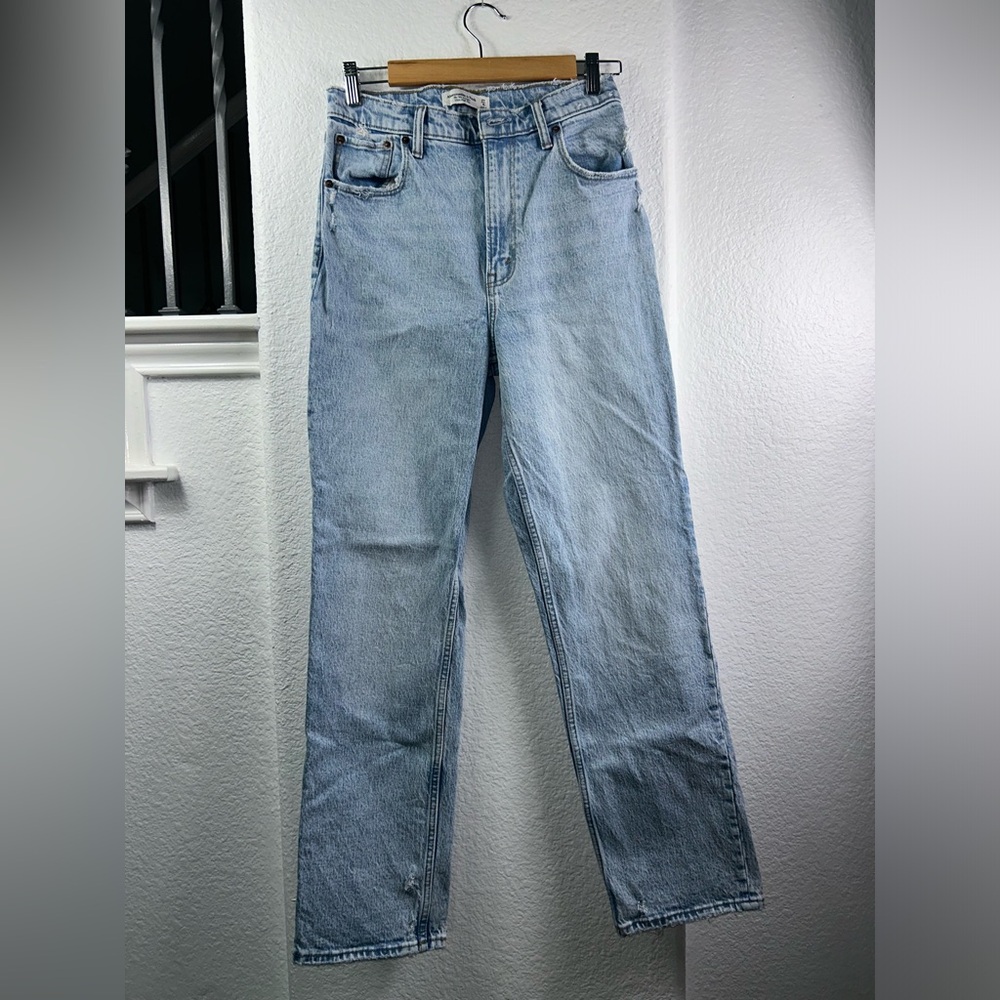 Abercrombie and Fitch 90s Straight Leg Ultra High Rise Jeans - Picture 5 of 5